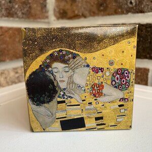 The Kiss by Gustav Klimt: Made in Museum Art Cube/Puzzle